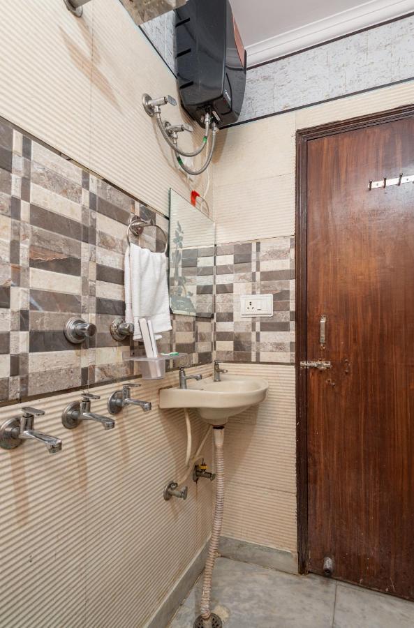 Ugf Cozy Flats 2 Bhk Flat,near Airport Delhi Apartment New Delhi